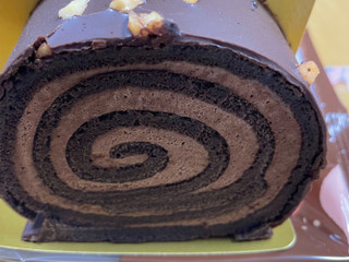 「ファミリーマート ファミマルSweets 濃厚ショコラロール」のクチコミ画像 by hitohitoさん