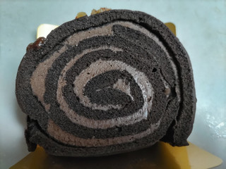 「ファミリーマート ファミマルSweets 濃厚ショコラロール」のクチコミ画像 by なんやかんやさん