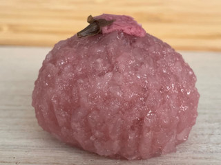 桜もち 中評価】セブン-イレブン 北海道十勝産小豆使用 桜もちの感想