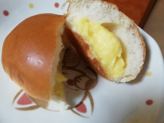 「ヤマザキ 薄皮 クリームパン 袋4個」のクチコミ画像 by にくまるさん