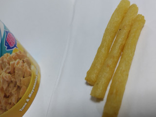 「カルビー じゃがりこ ツナマヨ風味 カップ52g」のクチコミ画像 by 毎日が調整日さん