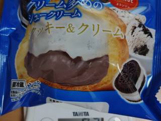 「オランジェ ひかえめに言ってクリーム多めのシュークリーム クッキー＆クリーム 袋1個」のクチコミ画像 by レビュアーさん