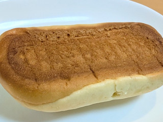 「セブン-イレブン ホイップメロンあんぱん」のクチコミ画像 by はるなつひさん