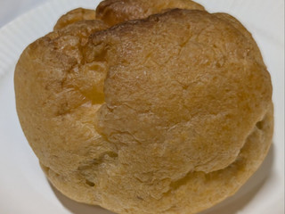 「オランジェ ひかえめに言ってクリーム多めのシュークリーム クッキー＆クリーム 袋1個」のクチコミ画像 by もぐちゃかさん