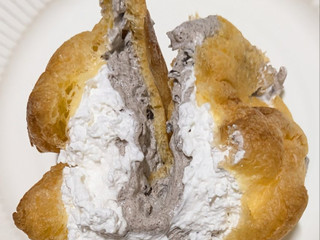 「オランジェ ひかえめに言ってクリーム多めのシュークリーム クッキー＆クリーム 袋1個」のクチコミ画像 by もぐちゃかさん