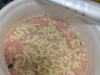 「エースコック 超大盛りスーパーカップ2.0倍 たらこ注意報 たらこ味塩ラーメン」のクチコミ画像 by ねこたねこるんさん