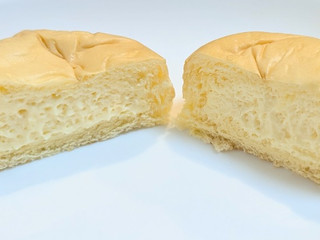 「八天堂 くりーむパン カスタード」のクチコミ画像 by はるなつひさん