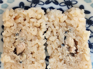 「ファミリーマート ツナ味噌おむすび」のクチコミ画像 by まめぱんださん