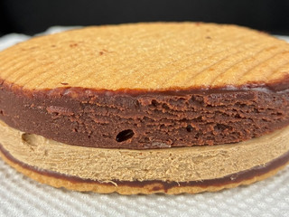 「ファミリーマート ファミマルSweets 生チョコサンド コーヒー」のクチコミ画像 by パン太郎さん