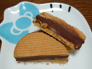 「ファミリーマート ファミマルSweets 生チョコサンド コーヒー」のクチコミ画像 by ペリカさん