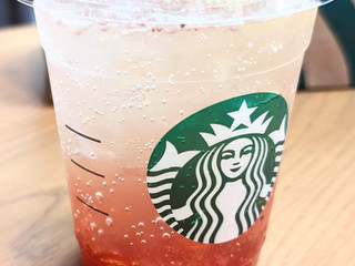 「スターバックス チラックス ソーダ ストロベリー」のクチコミ画像 by はるなつひさん