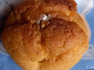 「オランジェ ひかえめに言ってクリーム多めのシュークリーム クッキー＆クリーム 袋1個」のクチコミ画像 by めたろうさん