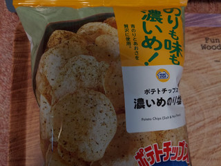 「ミニストップ ポテトチップス 濃いめのり塩 55g」のクチコミ画像 by ハムちゃんハムジさん