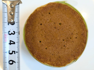 「ファミリーマート 極厚 どら焼きバーガー 宇治抹茶ムース＆つぶあん」のクチコミ画像 by はるなつひさん
