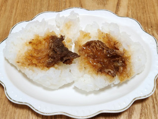 「セブン-イレブン こだわりおむすび 黒毛和牛のすき焼き」のクチコミ画像 by みにぃ321321さん