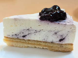 「スターバックス ブルーベリーレアチーズケーキ」のクチコミ画像 by はるなつひさん