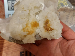 「セブン-イレブン 八代目儀兵衛監おむすび 北海道産炙りたらこ」のクチコミ画像 by ハムちゃんハムジさん