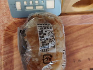 「セブン-イレブン 具だくさんおむすび 鶏唐揚げマヨネーズ」のクチコミ画像 by ハムちゃんハムジさん