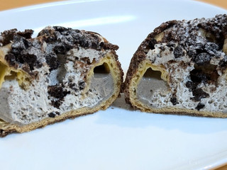 「ローソン Uchi Cafe’ クッキー＆クリームシュー」のクチコミ画像 by はるなつひさん