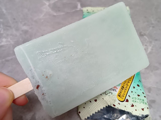 「赤城 ガリガリ君リッチ 革新のチョコミント 袋100ml」のクチコミ画像 by kopiさん
