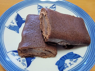 「ローソン Uchi Cafe’ 盛りすぎ!くちどけショコラクレープ」のクチコミ画像 by ニャンタさん