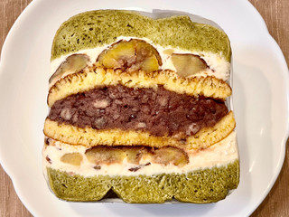 「moikko bagel 宇治抹茶どら焼き栗クリームサンド」のクチコミ画像 by やにゃさん