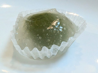 「セブン-イレブン 冷やし水まんじゅう 西尾の抹茶餡」のクチコミ画像 by はるなつひさん