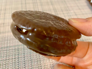 「ロッテ チョコパイ 抹茶ティラミス 箱6個」のクチコミ画像 by ぱぴぴさん