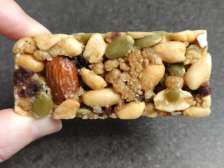 ケロッグ 素材まるごと プロテインバー ベリー&ナッツ 38g ×12本 セット まとめ買い 栄養補給