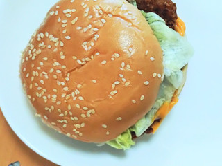 「バーガーキング チーズ・クラシック スモーキーフライドチキンバーガー」のクチコミ画像 by はるなつひさん