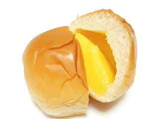 「ヤマザキ 薄皮 クリームパン 袋4個」のクチコミ画像 by つなさん