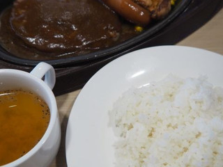 「ガスト 鉄板ハンバーグミックスグリル」のクチコミ画像 by taktak99さん