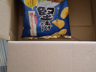 「カルビー 堅あげポテト 焼きとうもろこし味 袋60g」のクチコミ画像 by BLACK MOCOさん