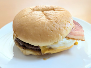 「マクドナルド とろ旨すき焼き月見」のクチコミ画像 by はるなつひさん