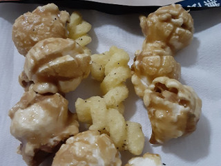 「ブルボン キャラメルポップコーン＆スパイシースナック ペッパーベーコン風味 袋33g」のクチコミ画像 by もこもこもっちさん