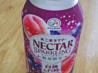 中評価】不二家 ネクター スパークリング 白桃＆巨峰の感想・クチコミ