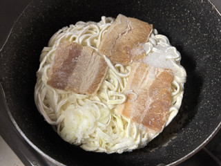 「キンレイ お水がいらない 喜多方ラーメン坂内 袋497g」のクチコミ画像 by あろえパンチさん