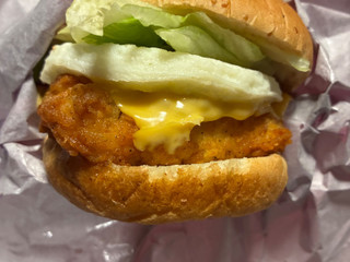「ケンタッキー とろ~り月見チーズフィレバーガー」のクチコミ画像 by chickyさん