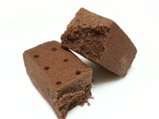 「トップバリュ ベストプライス ライトミール ブロック チョコ味 箱76g」のクチコミ画像 by つなさん