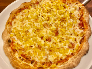 「ガスト たっぷりマヨコーンピザ」のクチコミ画像 by ぱぴぴさん