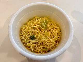 「マルちゃん マルちゃん正麺 ペペロンチーノ味焼そば 112g」のクチコミ画像 by 踊る埴輪さん