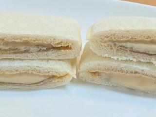 「ヤマザキ ランチパック とろリッチ生 マロンホイップ」のクチコミ画像 by はるなつひさん