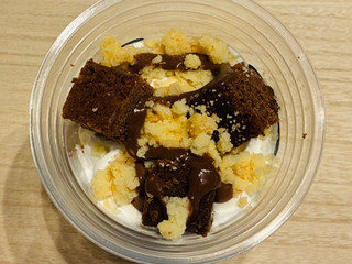 「ドンレミー ショコラブラウニーパフェ」のクチコミ画像 by パン太郎さん