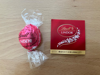 高評価】リンツ リンドール ストロベリー＆クリームの感想・クチコミ