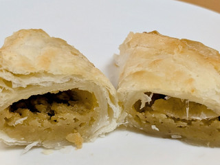 「セブン＆アイ セブンプレミアム 三角おさつパイ 2個」のクチコミ画像 by はるなつひさん