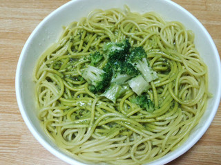 「セブン-イレブン ブロッコリーとチーズのバジルパスタ」のクチコミ画像 by はなた100さん