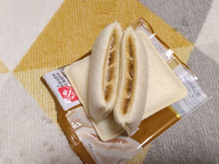 「ヤマザキ ランチパック とろリッチ生 マロンホイップ」のクチコミ画像 by やっぺさん