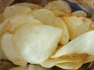 中評価】カルビー カルビー ポテトチップス 感謝のほたてしお味の感想