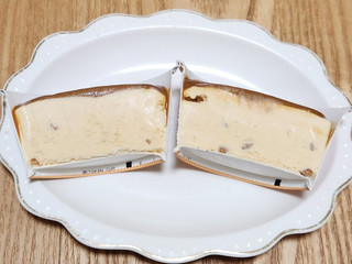 「ハーゲンダッツ ミニカップ クランチアーモンドキャラメル カップ92ml」のクチコミ画像 by みにぃ321321さん