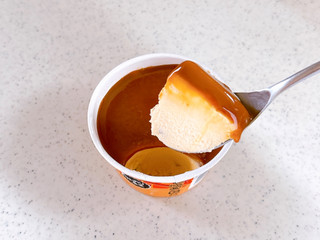 「ハーゲンダッツ ミニカップ クランチアーモンドキャラメル カップ92ml」のクチコミ画像 by むぎっこさん